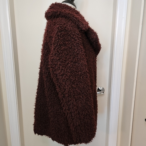 Celebrity Pink faux fur coat - Picture 4 of 10